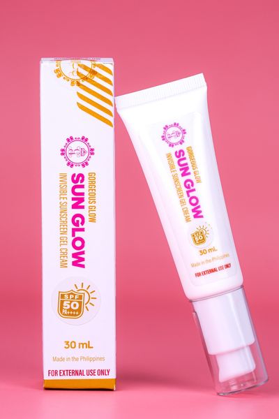 GORGEOUS GLOW - TINTED SUN GLOW 30 ml .. Gel Protector Solar SPF50.  Invisible