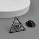 Pin Ojo Triangular negro
