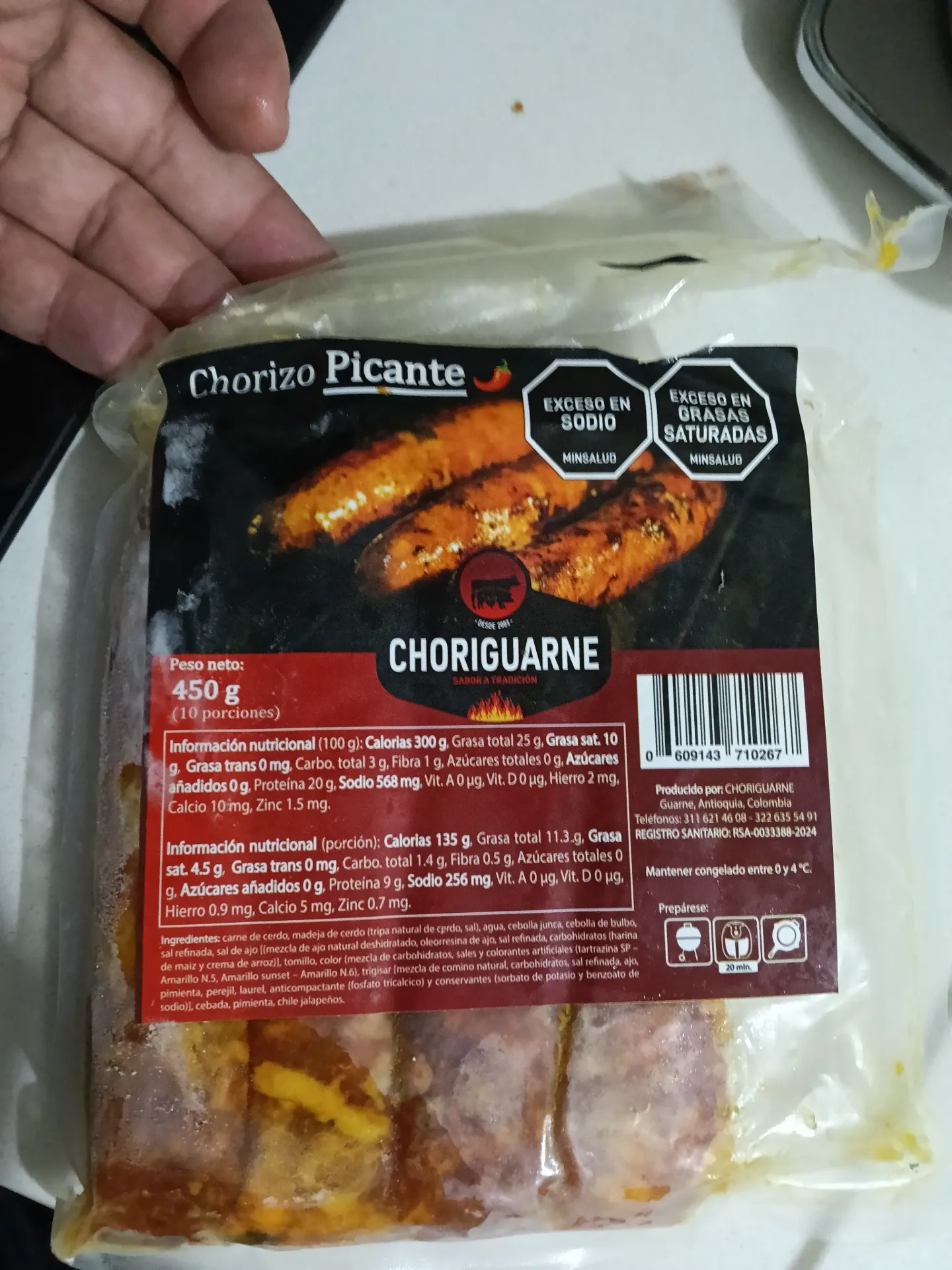 Chorizo crudo picante 15 cms   paquete x 5.....Únicamente para Medellin y área Metropolitana